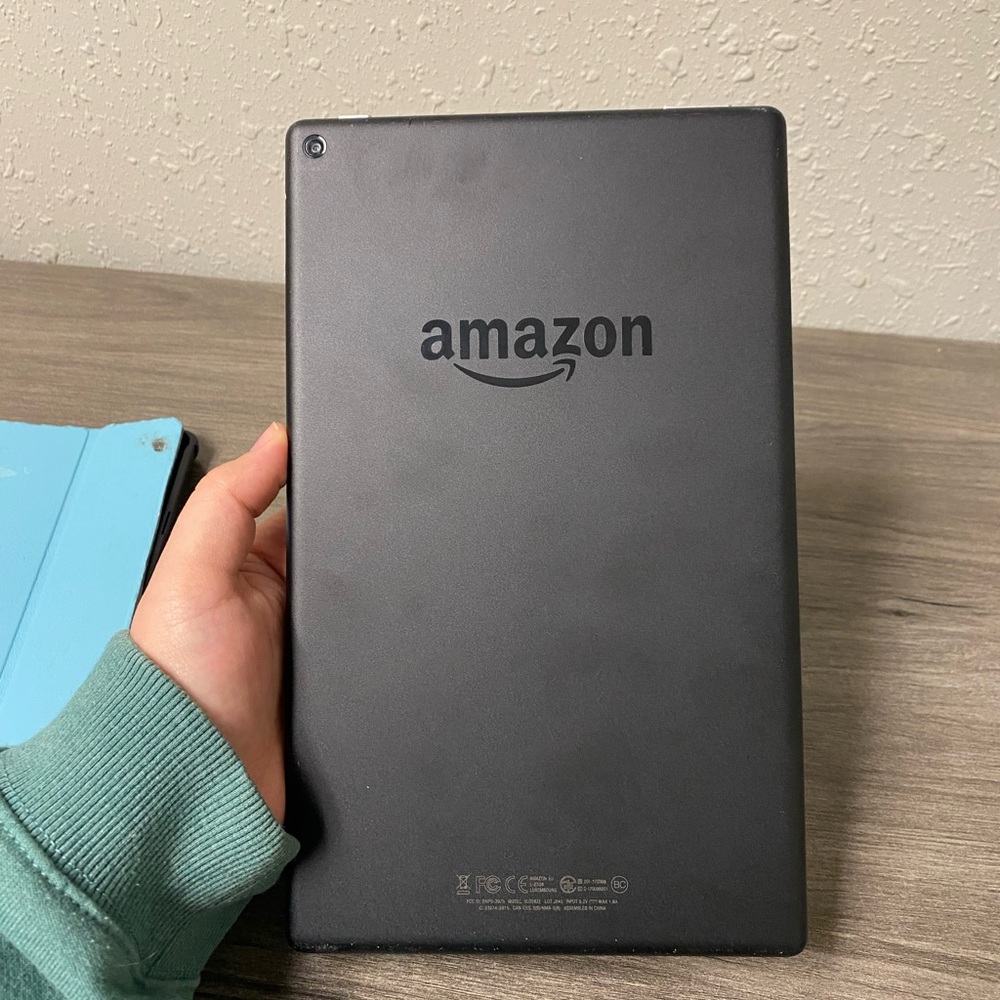 Amazon fire HD 10, 7th gen - Picture 3 of 3